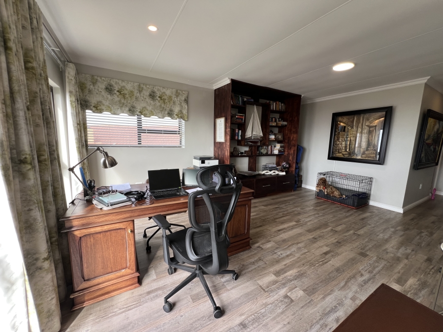 4 Bedroom Property for Sale in Wavecrest Eastern Cape